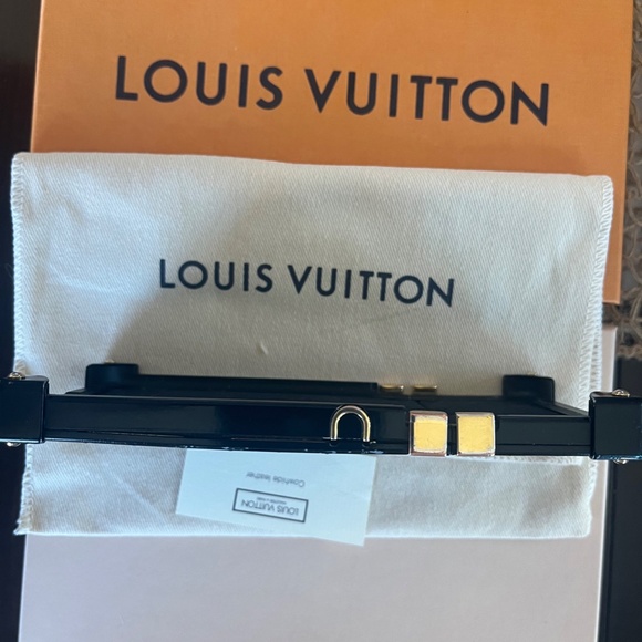 LOUIS VUITTON - EYE TRUNK WITH STRAP IPHONE X/XS - Picture 3 of 9